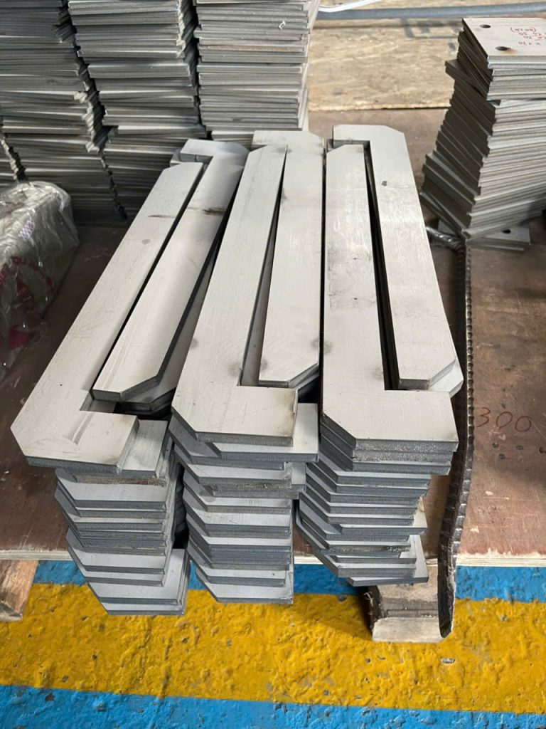 GIA CÔNG CẮT LASER INOX